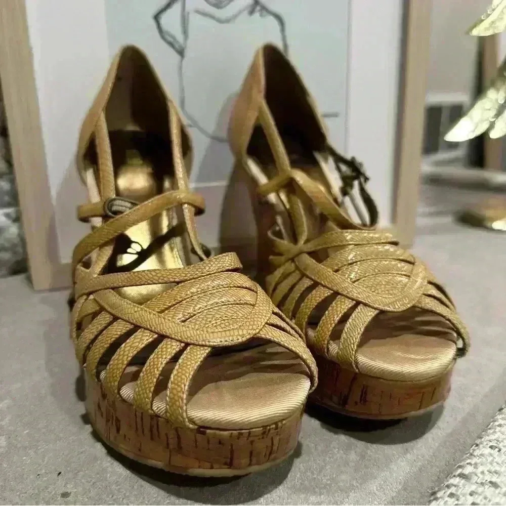 Bakers Porsha beige man made strappy sandal‎ cork platform wedges 6.5B